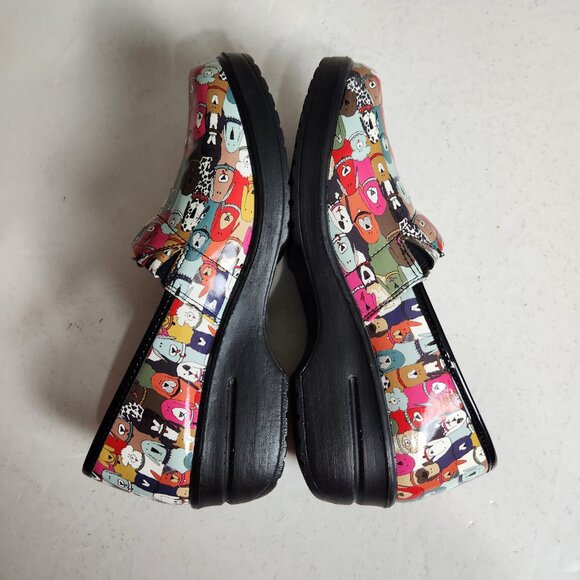 Easy Works by Easy Street Laurie Women's Size 10W Dog Print Slip-On Clogs - Picture 5 of 9